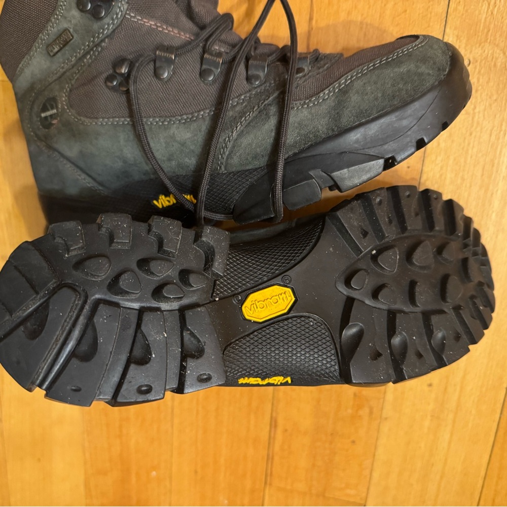 Merrell Women's Black and Dark Gray Lace Up Boots